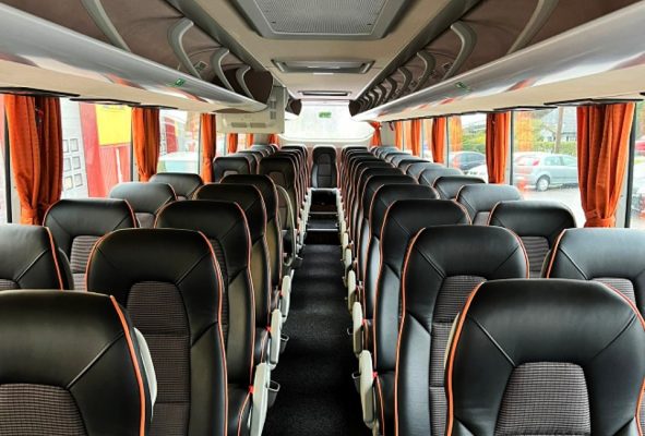 Innerbild 57+2-platsers bussen.Kaj Forsblom